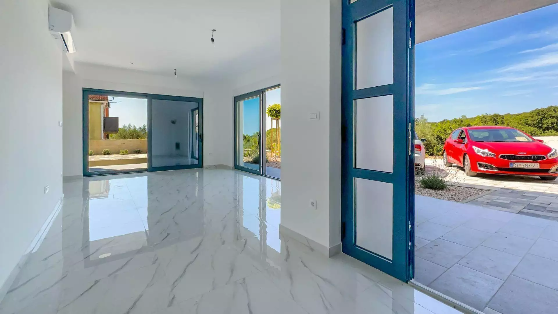 Villa 150m² in Croatia, Krka. Priced at 850000€ rent photo-13