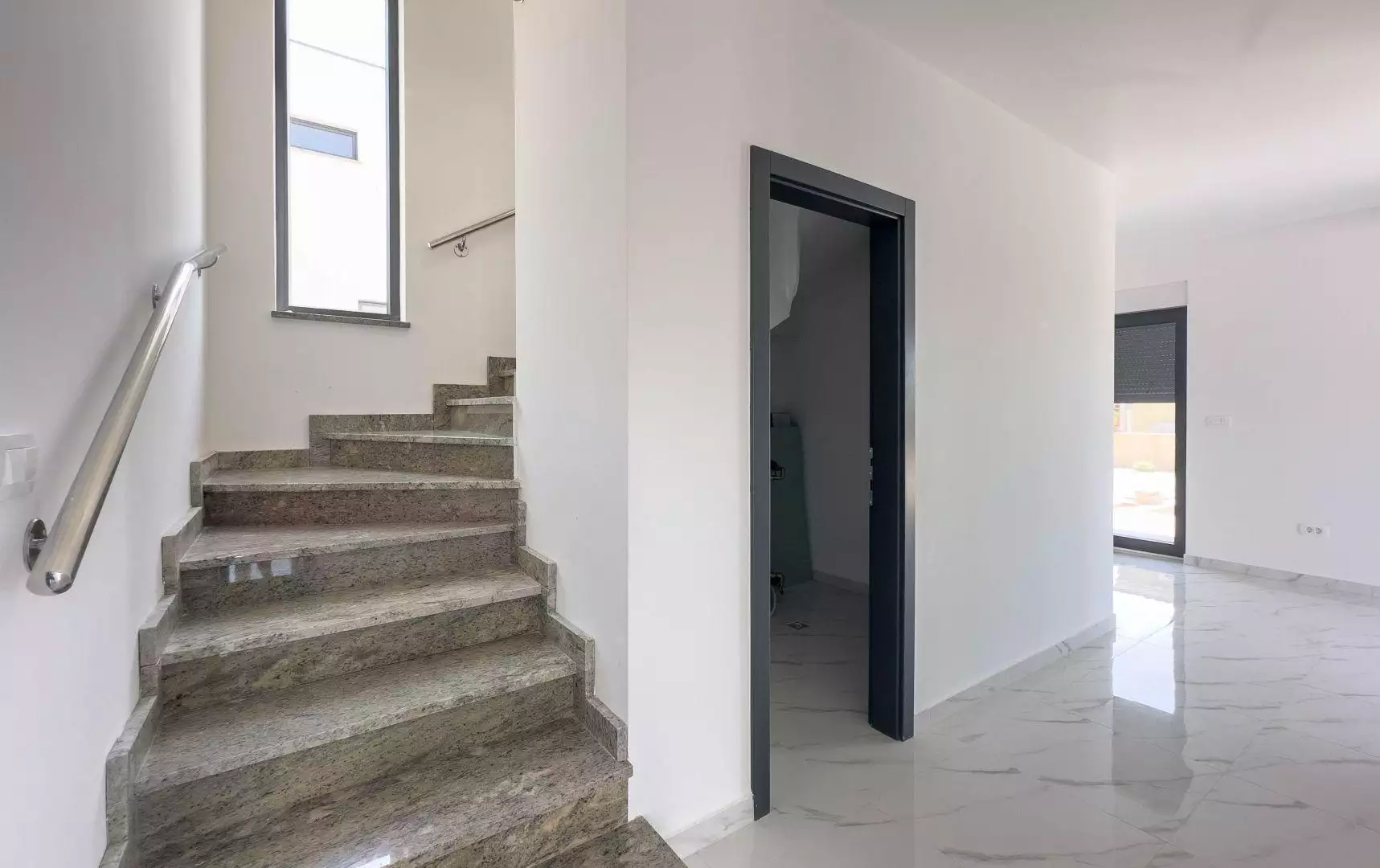 Villa 150m² in Croatia, Krka. Priced at 850000€ rent photo-20
