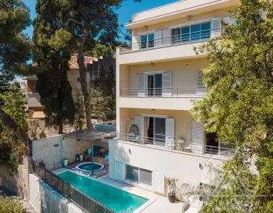 Buy in Croatia for 3000000€