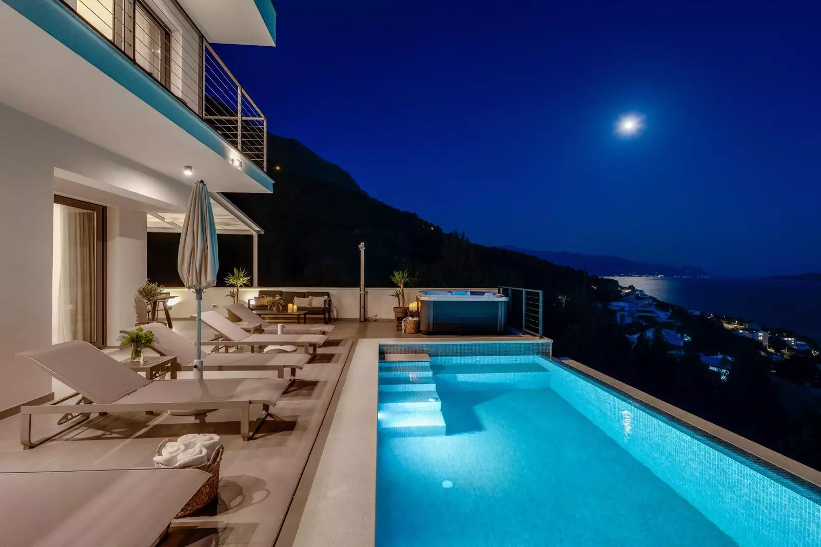 House 224m² in Croatia, Omis. Priced at 1500000€ rent photo-3