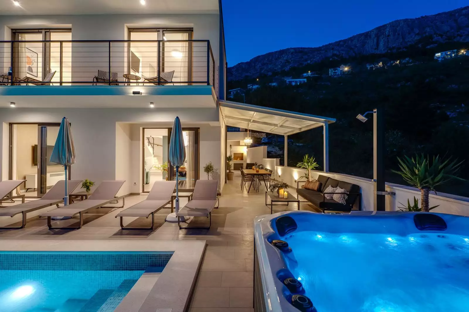 House 224m² in Croatia, Omis. Priced at 1500000€ rent photo-4