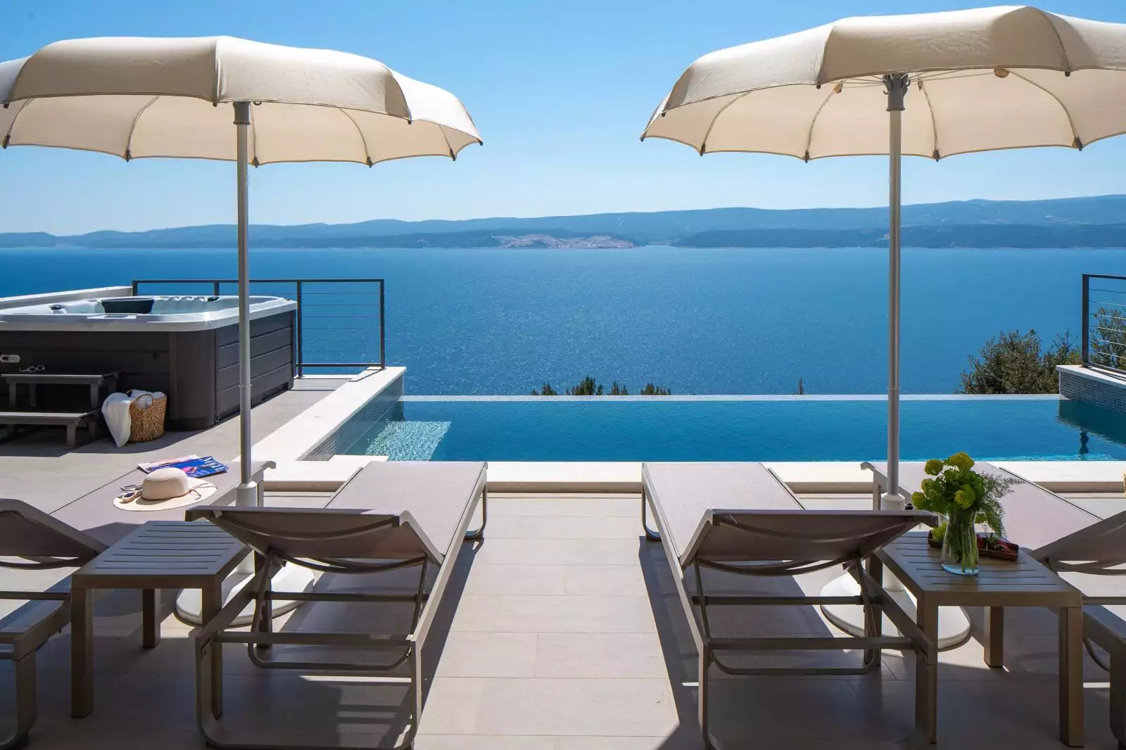 House 224m² in Croatia, Omis. Priced at 1500000€ rent photo-13