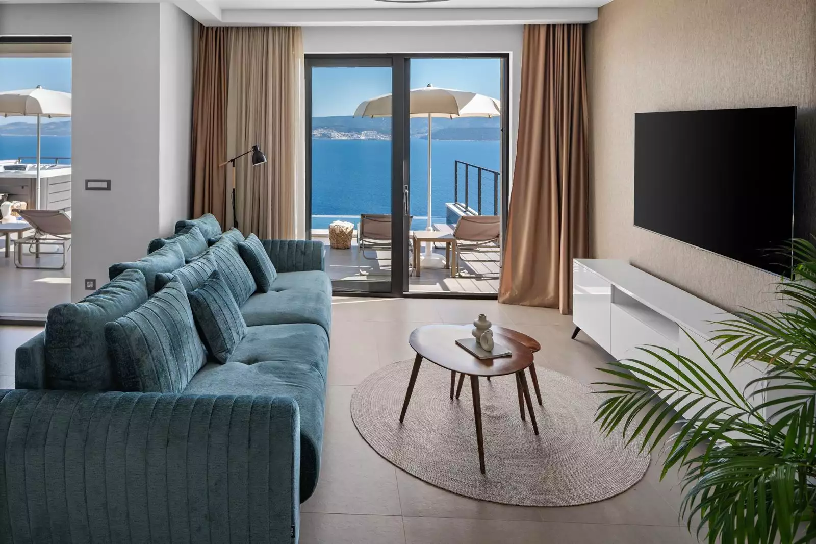 House 224m² in Croatia, Omis. Priced at 1500000€ rent photo-14