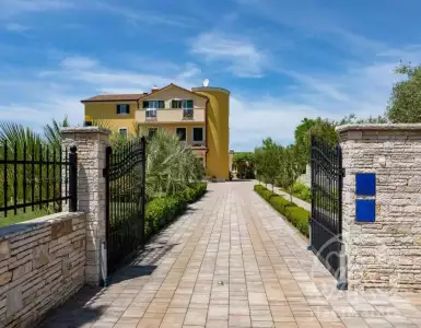 Buy in Croatia for 3362000€