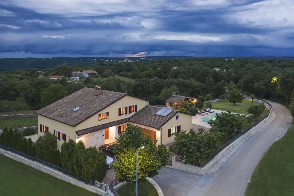 House 420m² in Croatia, Pazin. Priced at 850000€ rent photo-31