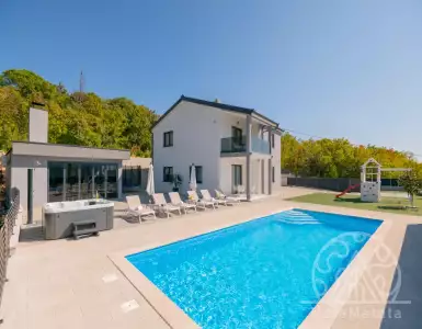 Buy in Croatia for 880000€