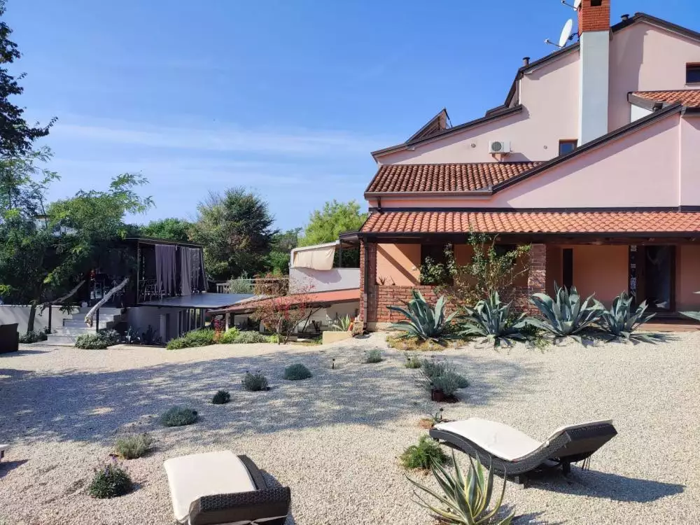 Hotels 670m² in Croatia, Umag. Priced at 1800000€ rent photo-25