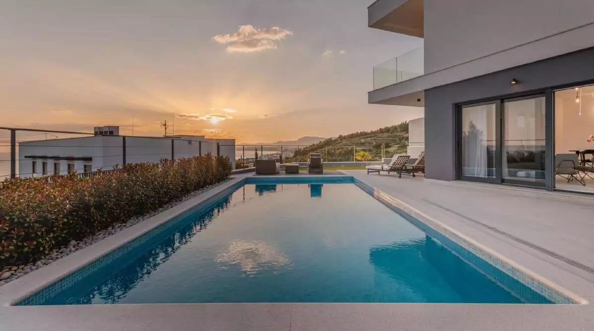 Villa 320m² in Croatia, Podstrana. Priced at 1700000€ rent photo-4