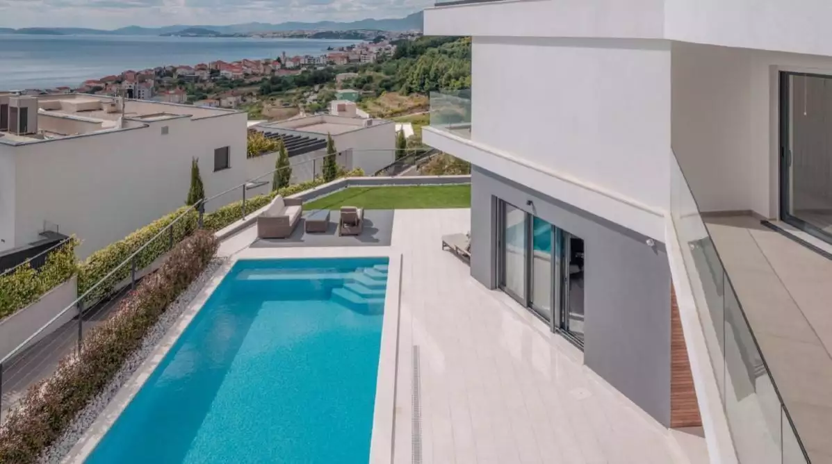 Villa 320m² in Croatia, Podstrana. Priced at 1700000€ rent photo-11