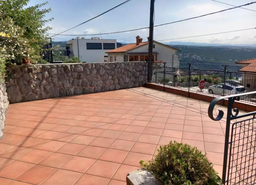 Villa 366m² in Croatia, Pobri. Priced at 730000€ rent photo-5