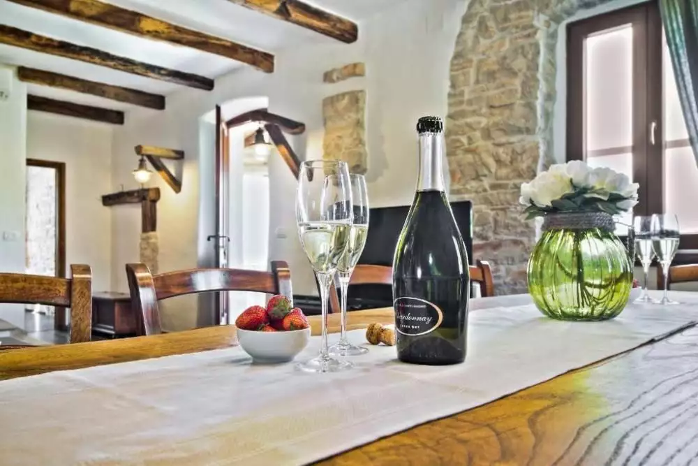 Villa 180m² in Croatia, Umag. Priced at 750000€ rent photo-9