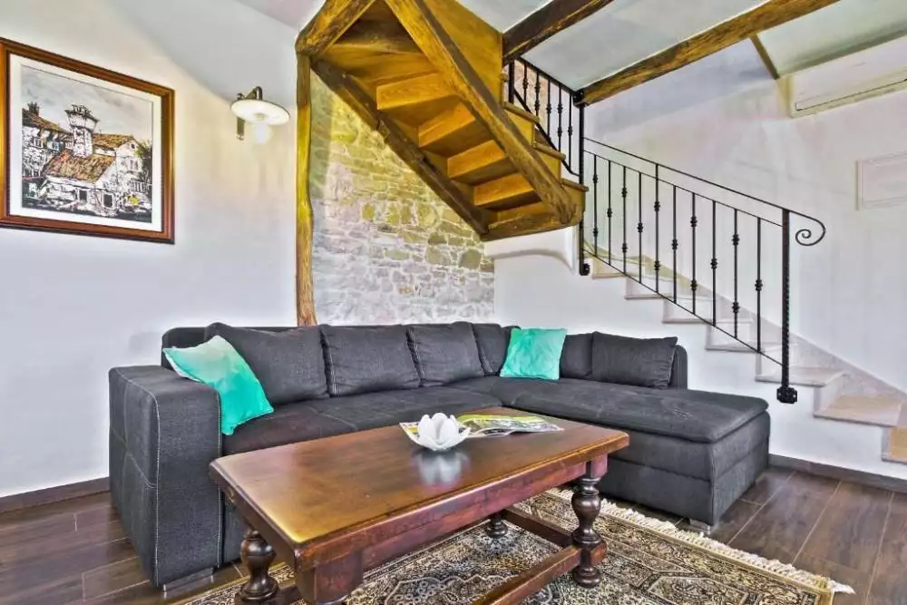 Villa 180m² in Croatia, Umag. Priced at 750000€ rent photo-11