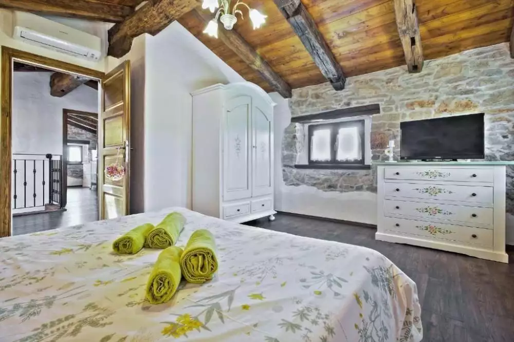 Villa 180m² in Croatia, Umag. Priced at 750000€ rent photo-20