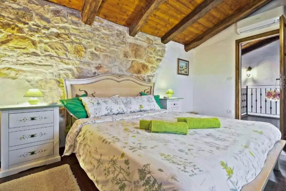 Villa 180m² in Croatia, Umag. Priced at 750000€ rent photo-21