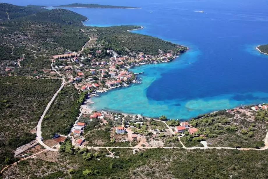 Hotels 900m² in Croatia, Pejesac. Priced at 2000000€ rent photo-3