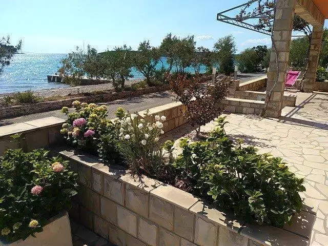 Hotels 900m² in Croatia, Pejesac. Priced at 2000000€ rent photo-10