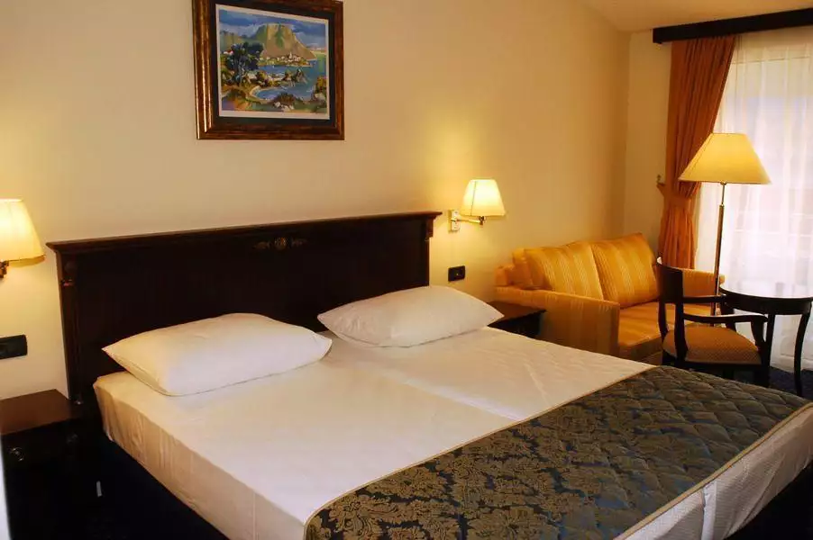 Hotels 3500m² in Spain, Lo Pagan. Priced at 4950000€ rent photo-13