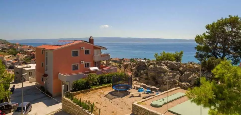 Hotels 340m² in Croatia, Podstrana. Priced at 1400000€ rent photo-2
