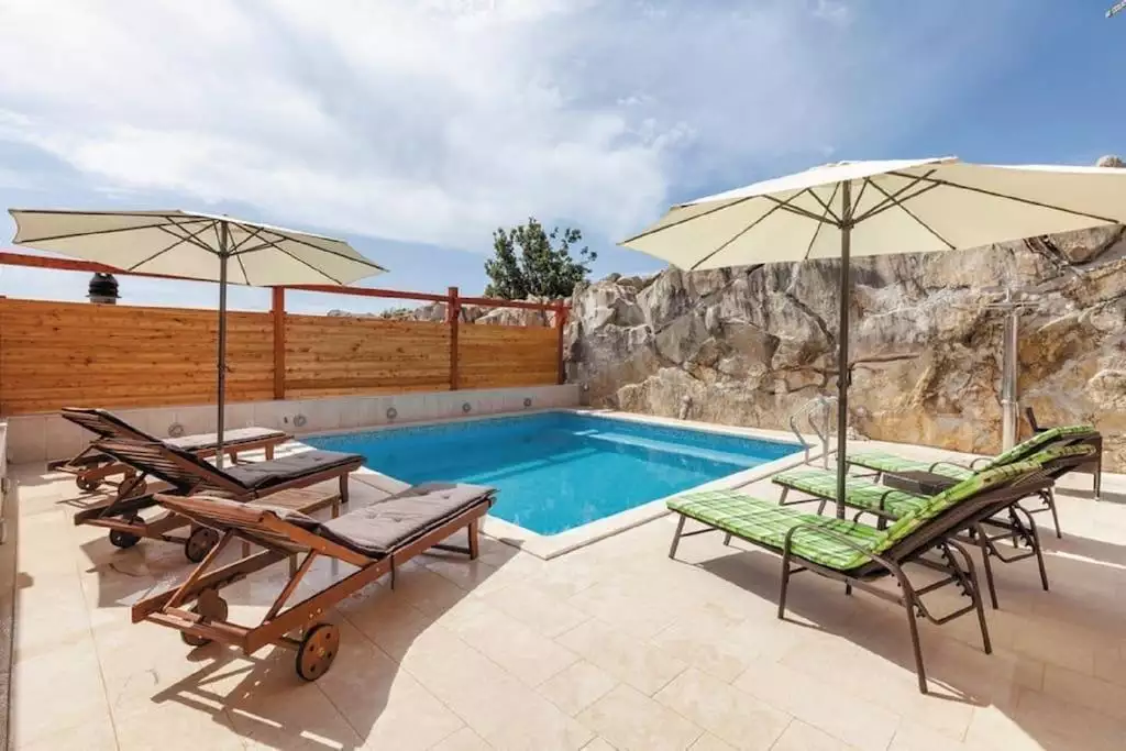 Hotels 340m² in Croatia, Podstrana. Priced at 1400000€ rent photo-8