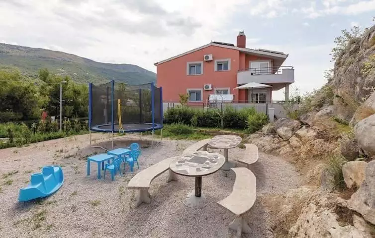 Hotels 340m² in Croatia, Podstrana. Priced at 1400000€ rent photo-14
