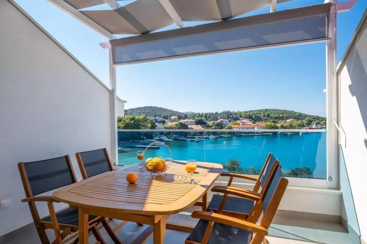 Hotels 450m² in Croatia, Pejesac. Priced at 1700000€ rent photo-8