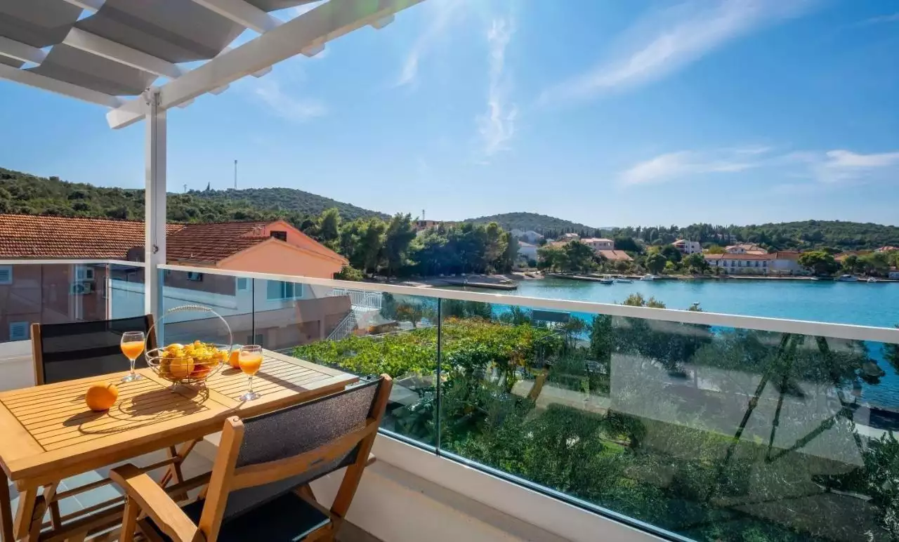 Hotels 450m² in Croatia, Pejesac. Priced at 1700000€ rent photo-9