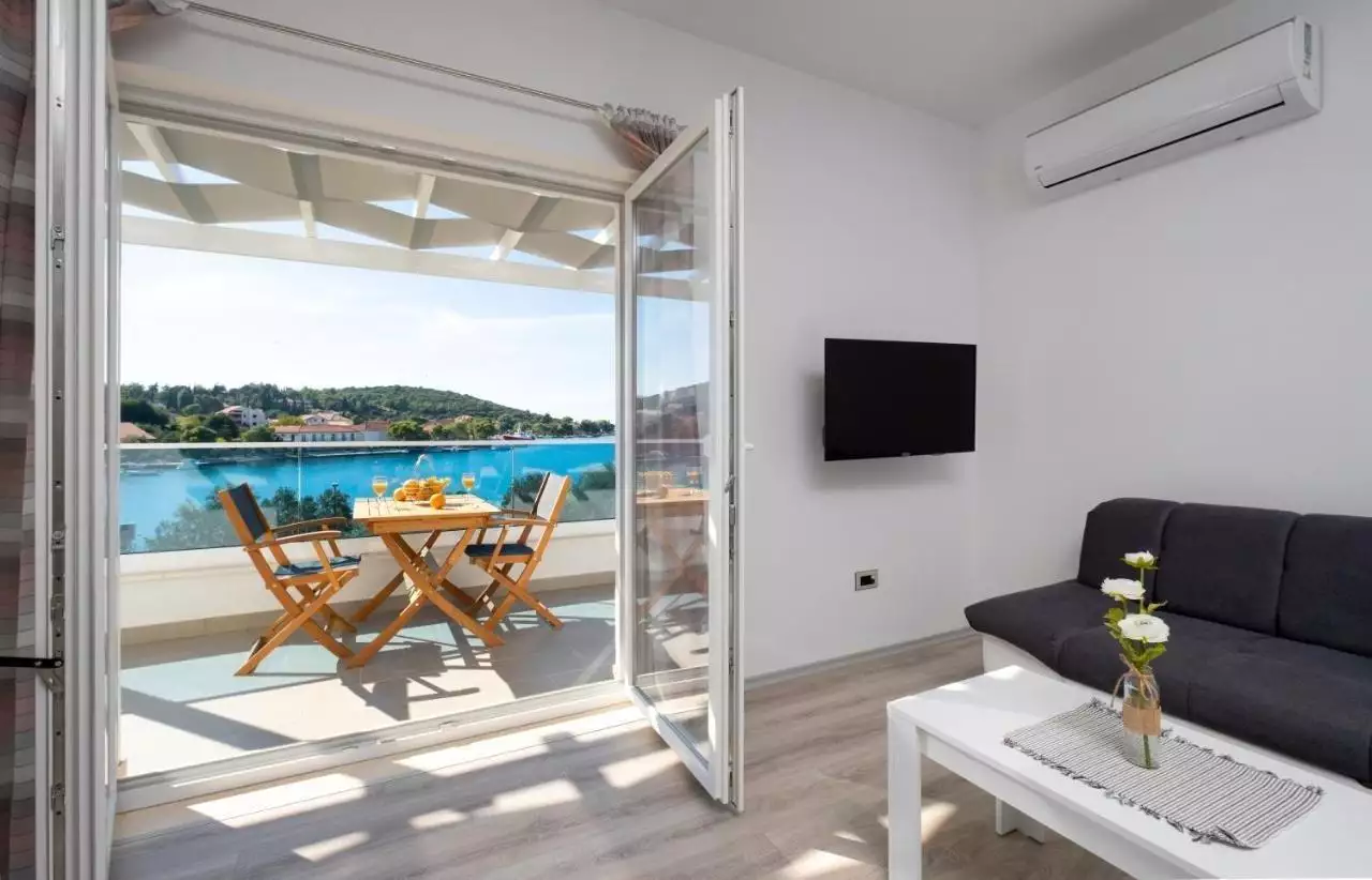 Hotels 450m² in Croatia, Pejesac. Priced at 1700000€ rent photo-10