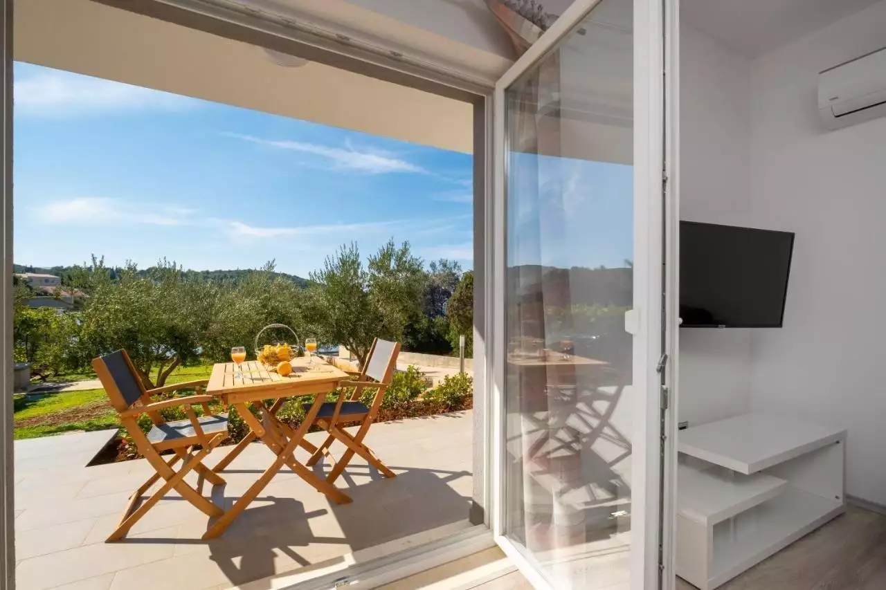 Hotels 450m² in Croatia, Pejesac. Priced at 1700000€ rent photo-14