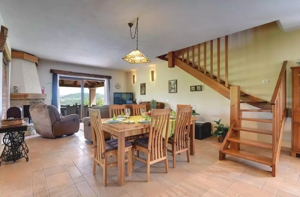 Villa 350m² in Croatia, Grdoselo. Priced at 700000€ rent photo-10