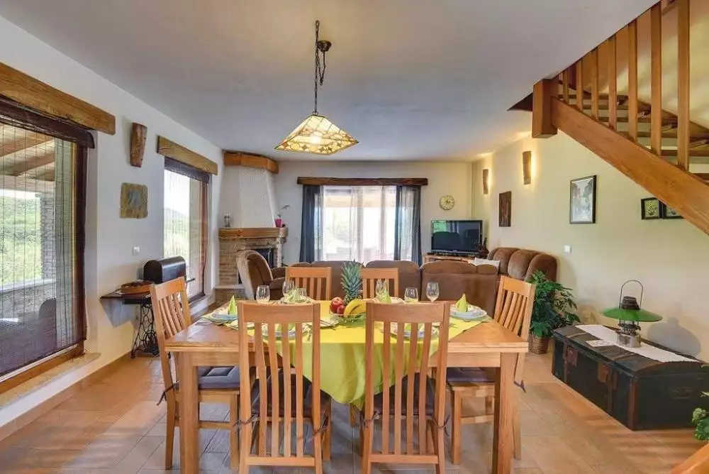 Villa 350m² in Croatia, Grdoselo. Priced at 700000€ rent photo-12