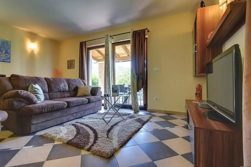 Villa 350m² in Croatia, Grdoselo. Priced at 700000€ rent photo-14