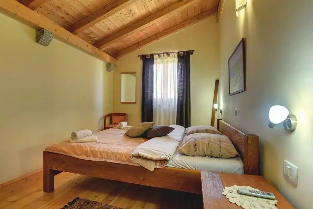 Villa 350m² in Croatia, Grdoselo. Priced at 700000€ rent photo-18