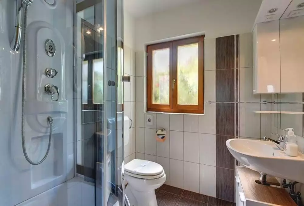Villa 350m² in Croatia, Grdoselo. Priced at 700000€ rent photo-23