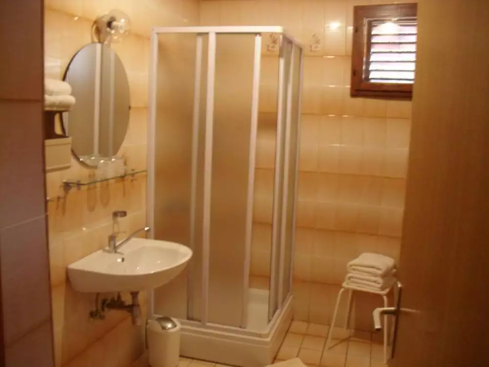 Hotels 346m² in Croatia, Krka. Priced at 1500000€ rent photo-14