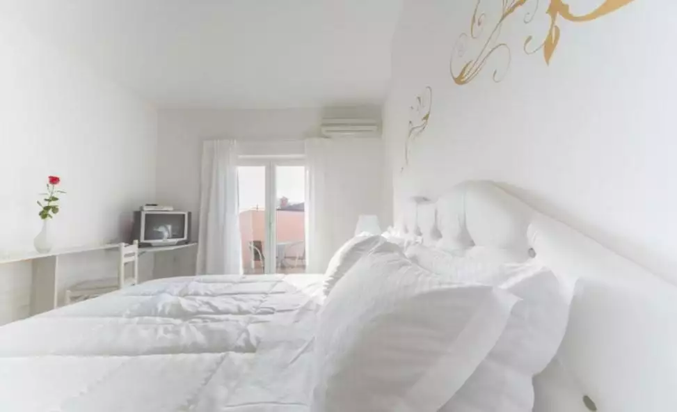 Hotels 1067m² in Croatia, Umag. Priced at 2800000€ rent photo-4