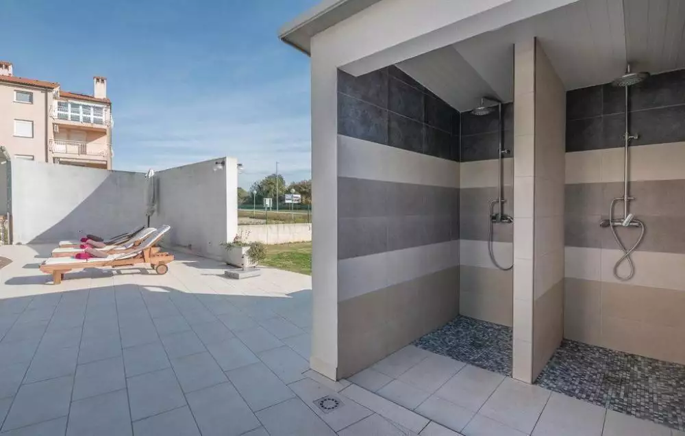 Villa 565m² in Croatia, Pula. Priced at 1350000€ rent photo-6