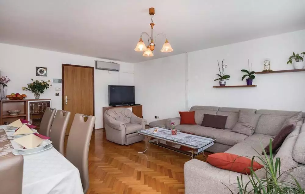 Villa 565m² in Croatia, Pula. Priced at 1350000€ rent photo-8