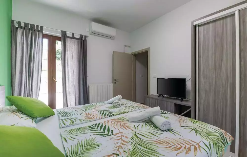 Villa 565m² in Croatia, Pula. Priced at 1350000€ rent photo-11