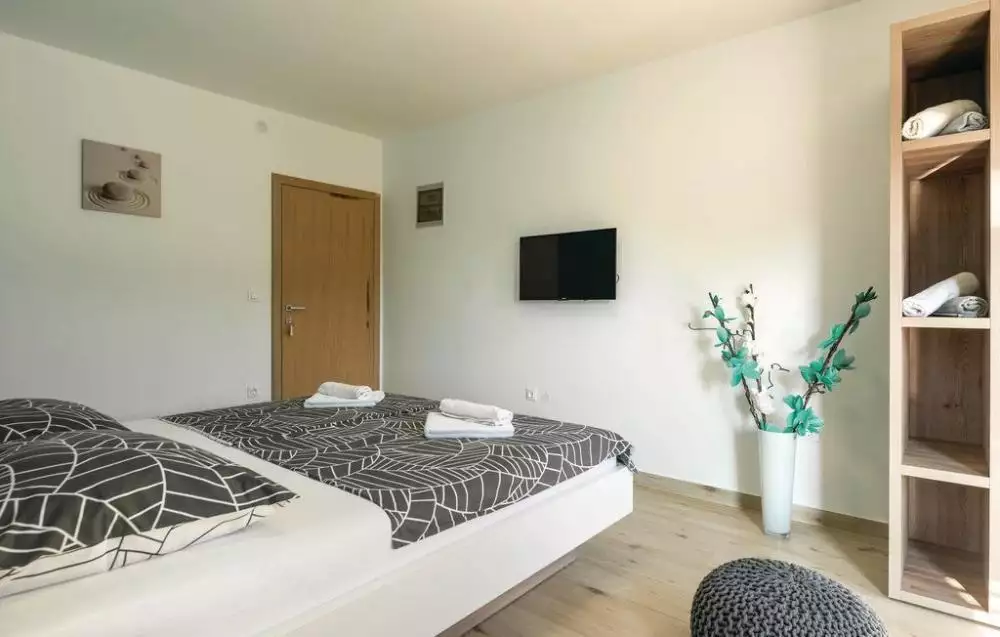 Villa 565m² in Croatia, Pula. Priced at 1350000€ rent photo-18