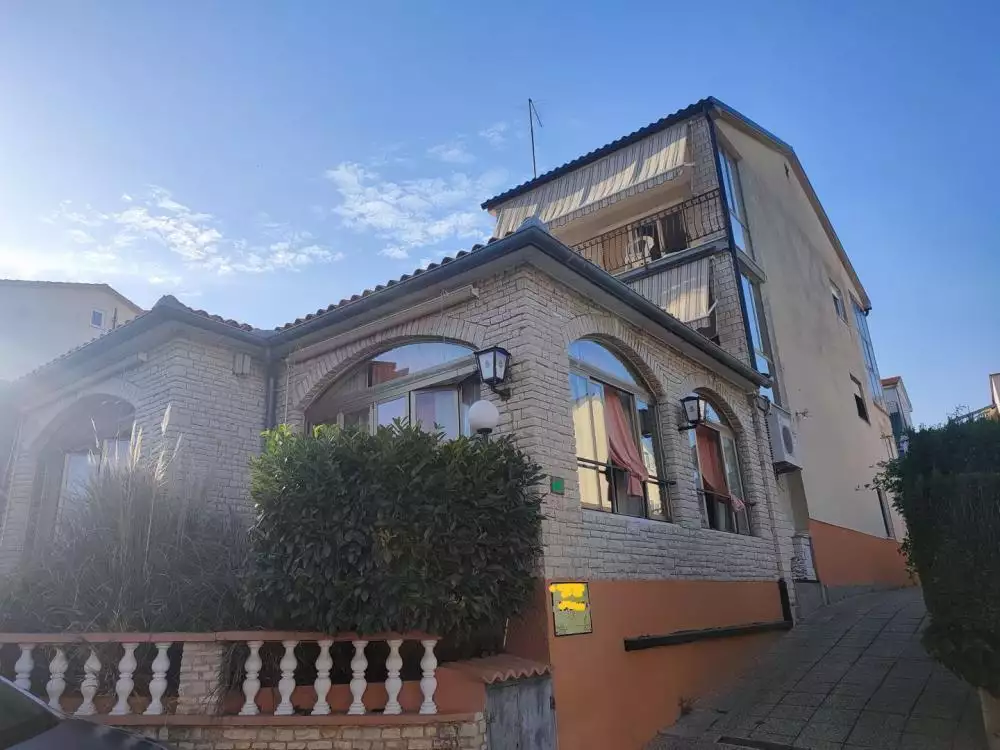 Hotels 673m² in Croatia, Pula. Priced at 830000€ rent photo-2