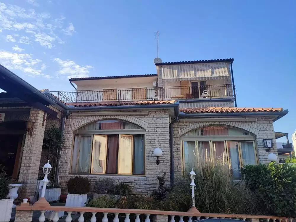 Hotels 673m² in Croatia, Pula. Priced at 830000€ rent photo-1