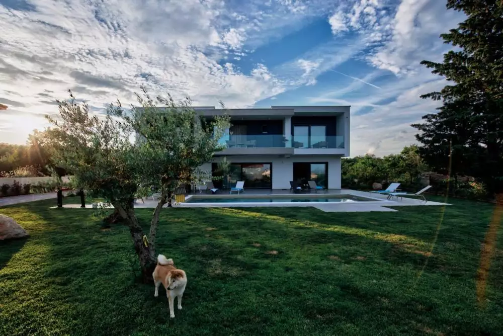 Villa 293m² in Croatia, Krka. Priced at 1250000€ rent photo-2