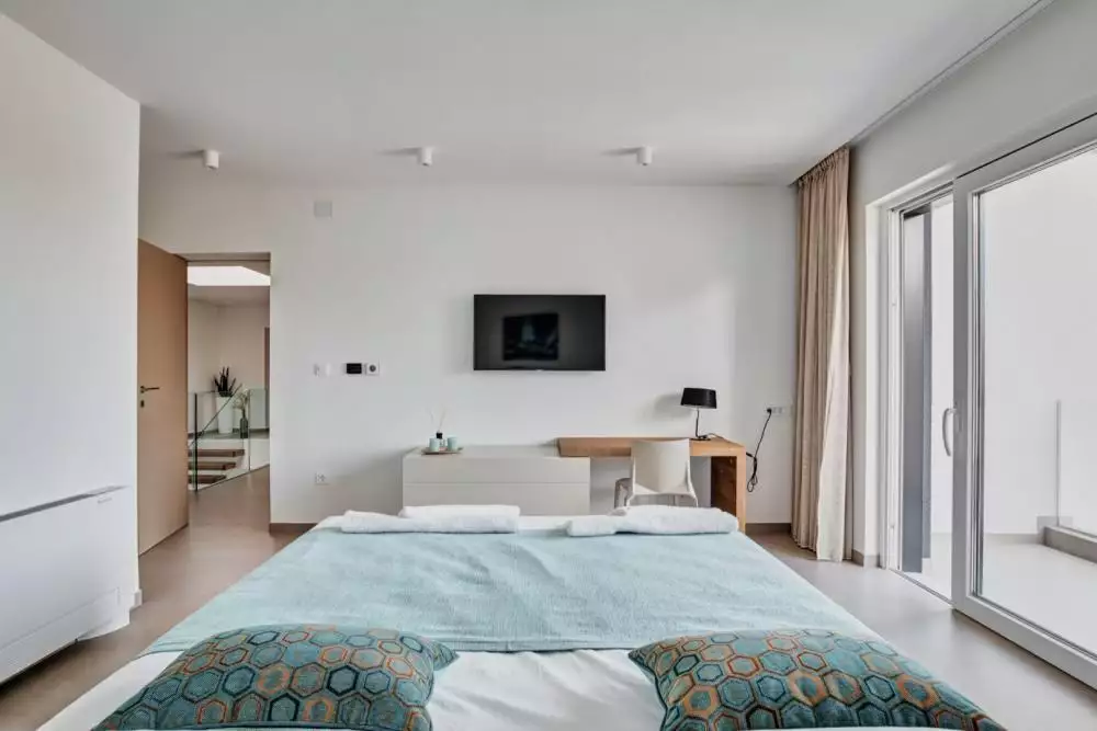 Villa 293m² in Croatia, Krka. Priced at 1250000€ rent photo-9