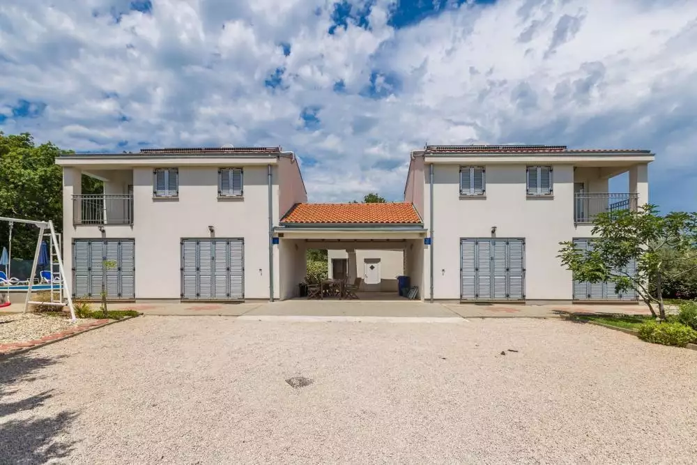 Villa 200m² in Croatia, Krka. Priced at 1280000€ rent photo-2