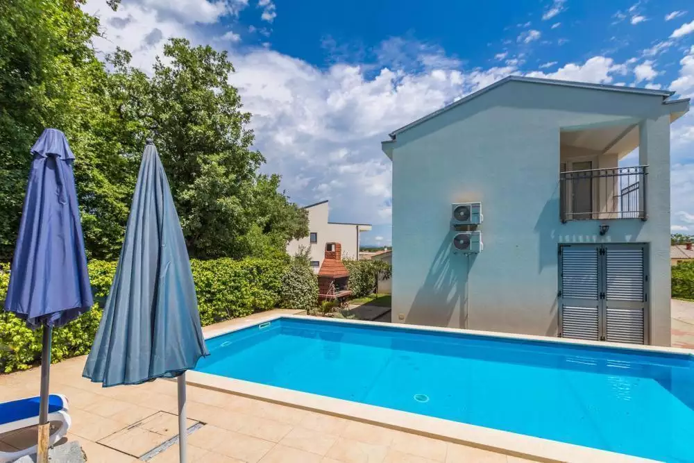 Villa 200m² in Croatia, Krka. Priced at 1280000€ rent photo-3