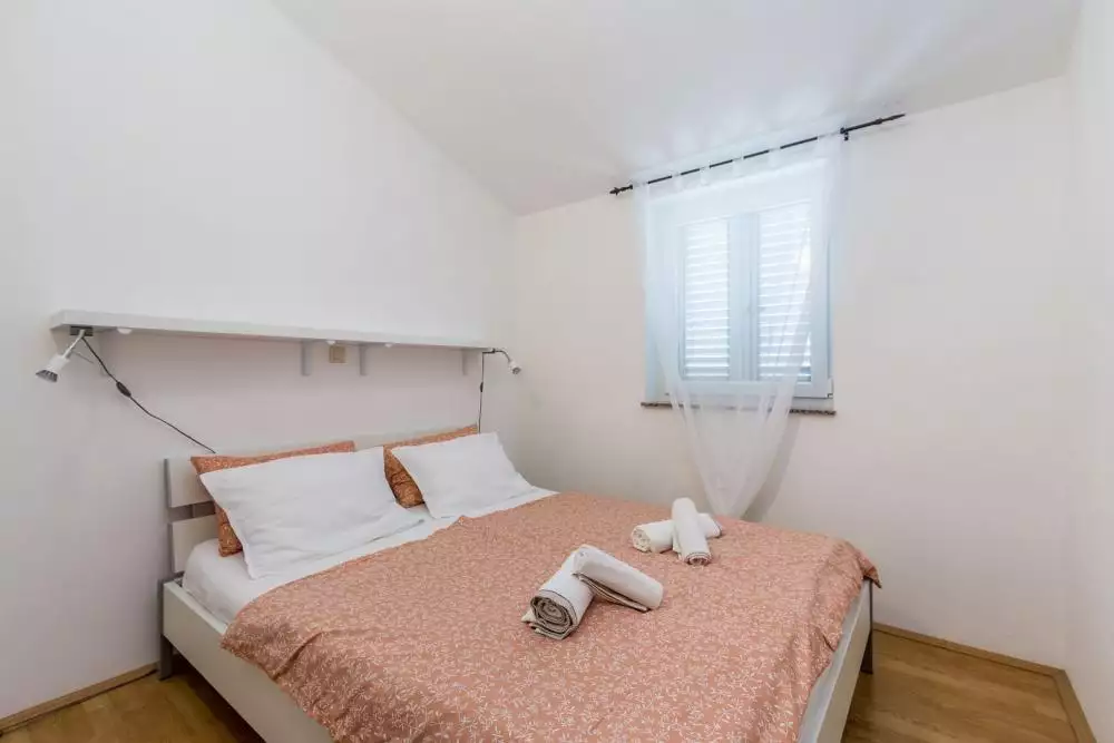 Villa 200m² in Croatia, Krka. Priced at 1280000€ rent photo-12