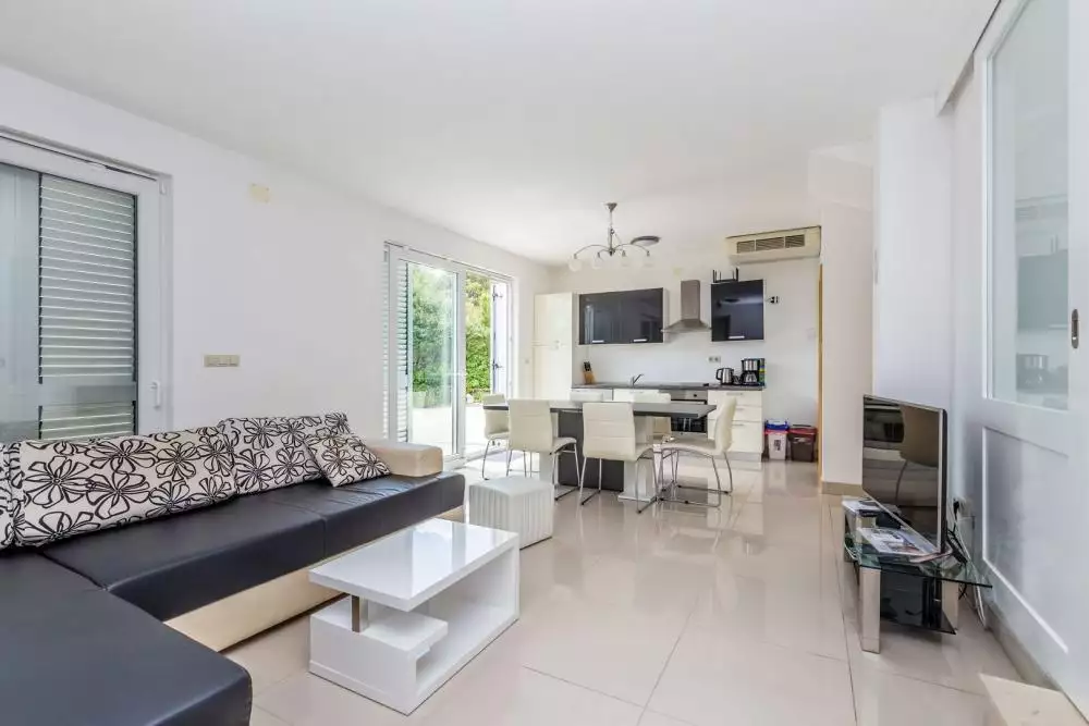 Villa 200m² in Croatia, Krka. Priced at 1280000€ rent photo-15