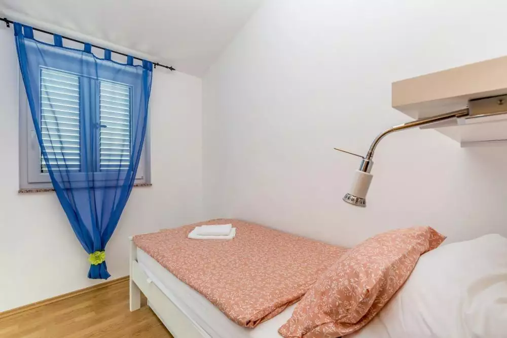 Villa 200m² in Croatia, Krka. Priced at 1280000€ rent photo-17