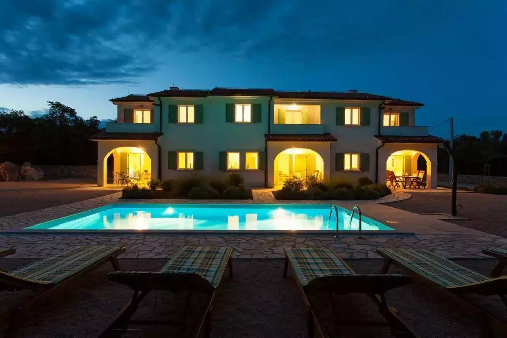 Hotels 255m² in Croatia, Krka. Priced at 1200000€ rent photo-10