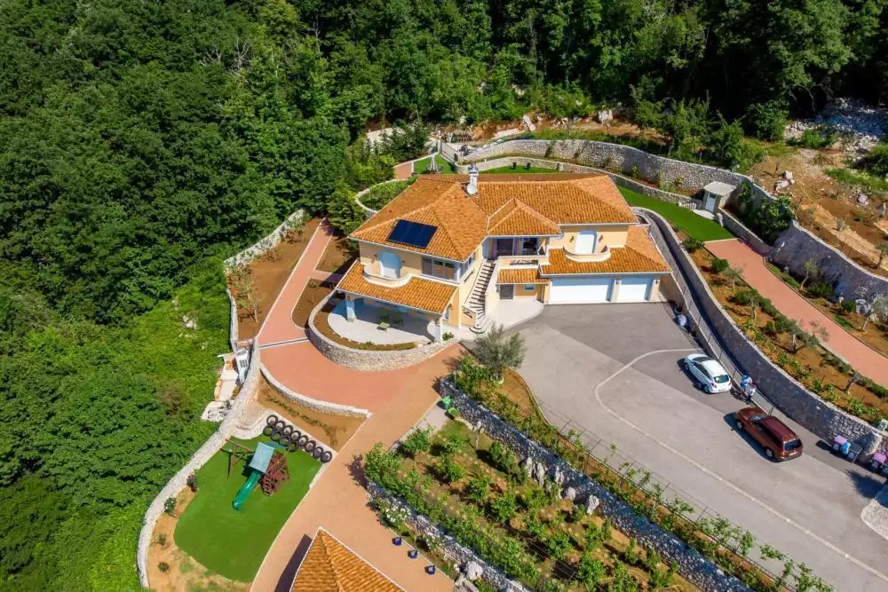 Villa 485m² in Croatia, Veprinac. Priced at 2823000€ rent photo-3